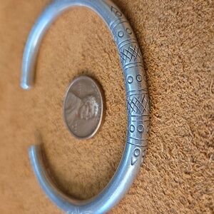 Vintage Thai HILL TRIBE 99% pure/fine Silver Bracelet Cuff Hand Crafted Y2K 31gm